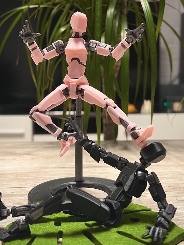 Lady13 v1.21a (with runners!)