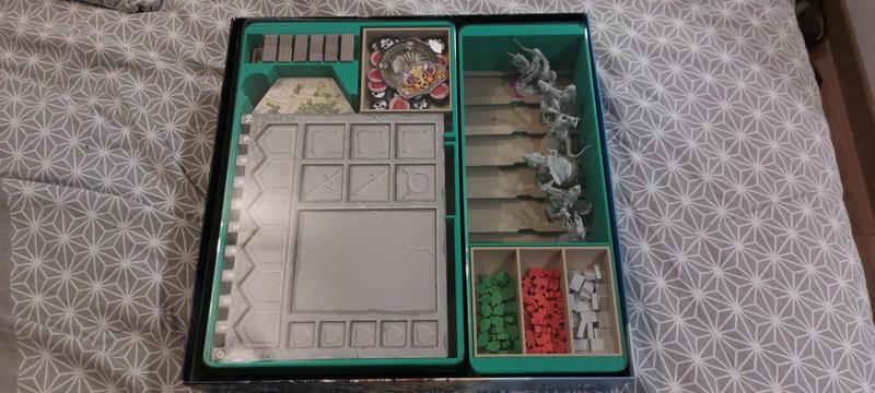 Karak 2 insert : Base box + imperium extension + figurines