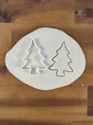 Tree cookie cutter