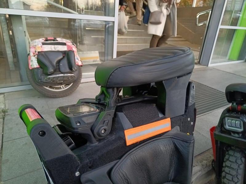 Veteran (LeaperKim) Sherman-L sit adapter Three elephants