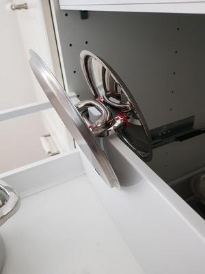 Lid holder for Ikea Metod drawer