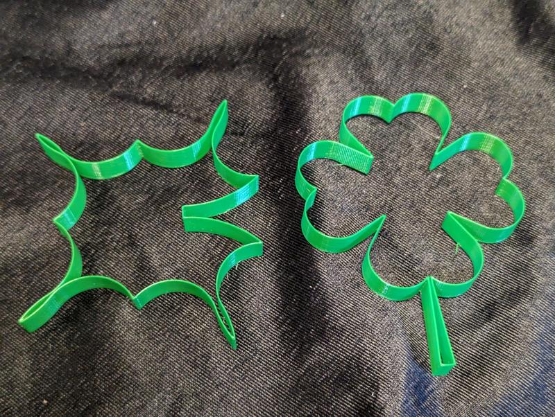 Invertible four leaf clover / puffer fish