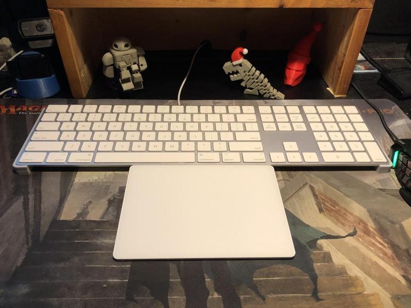 Apple Magic Keyboard 2 risers