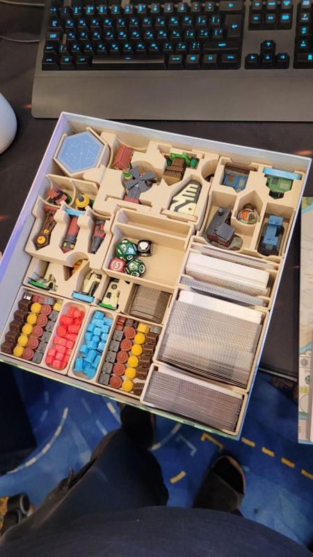 Alternate player trays