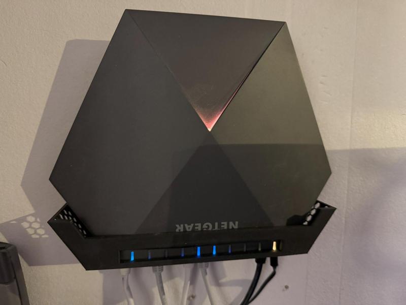 Wall mount for Netgear Nighthawk SX10  (GS810EMX)