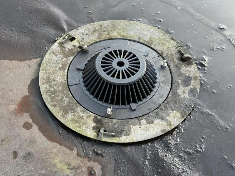 Raingutter for Garage Roof / Regenablaufgitter für Garagendach