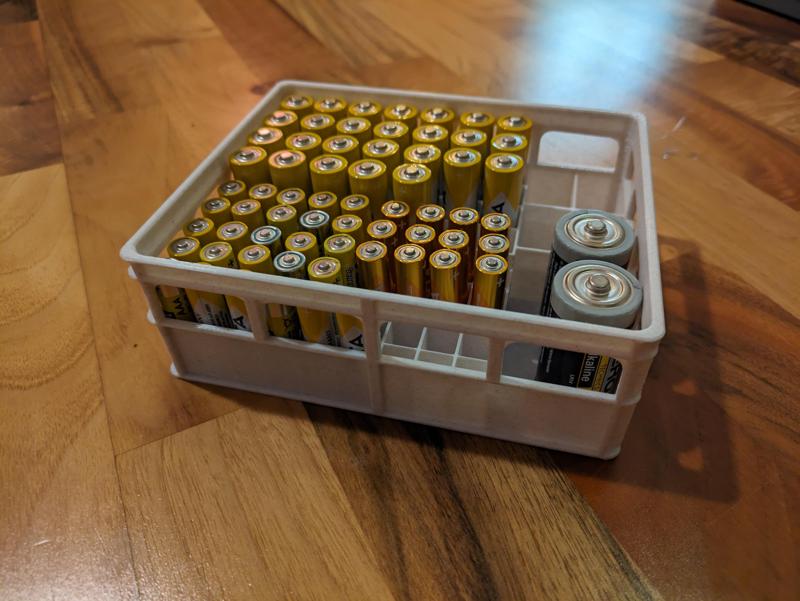 Batterie Kasten XXL AA / AAA / 9V   - Battery Crate XXL AA / AAA / 9V
