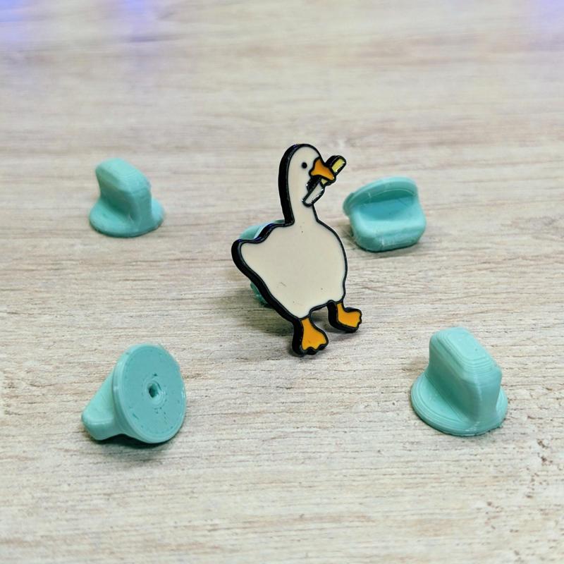 Enamel pin holder button