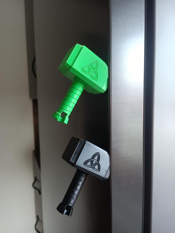 Mjolnir magnet 10x4