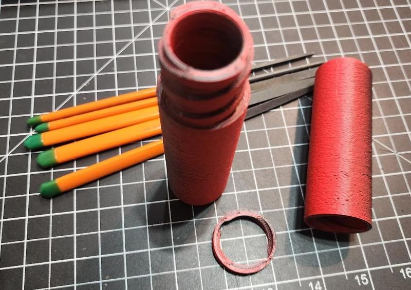 threaded cylindrical case (needle files/writing tools)