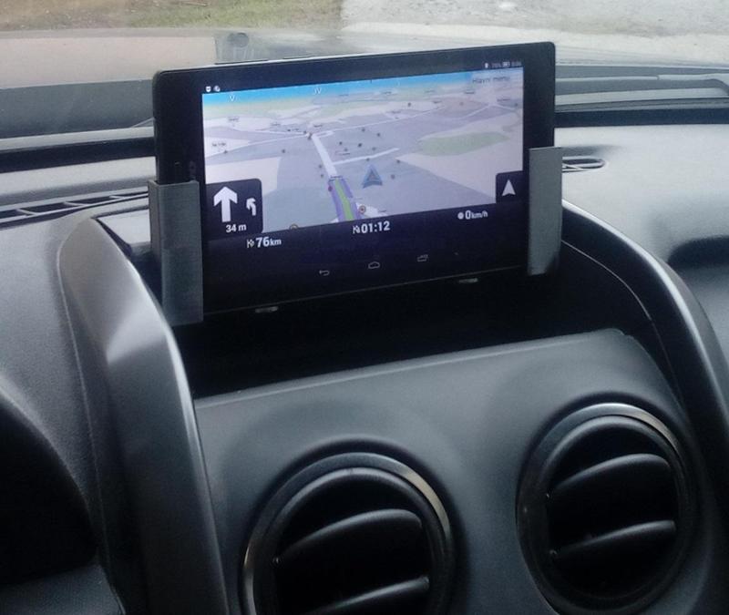 Dacia Duster tablet holder