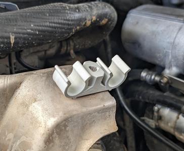 BMW / Land Rover Discovery 2 TD5 Water expansion tank holder