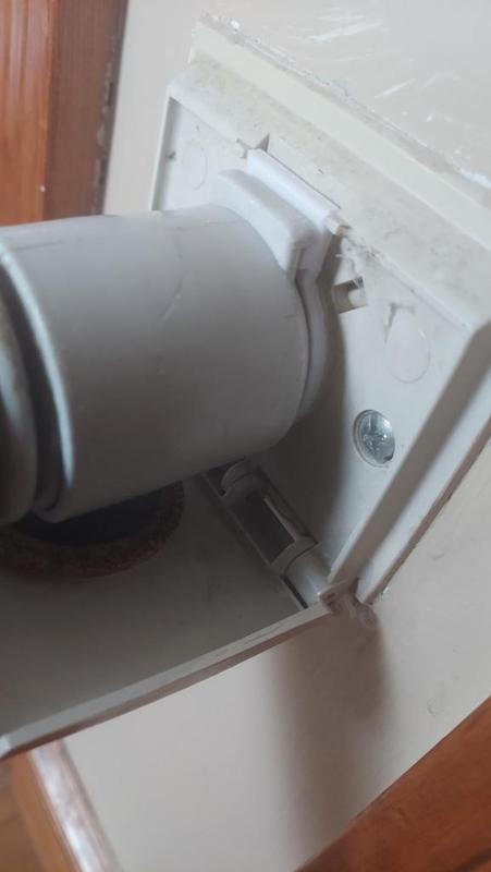 Central vacuum lock ring repair for wall outlet