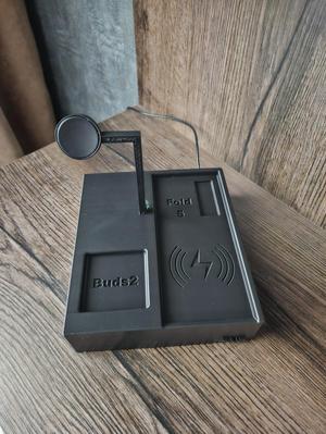 Samsung Fold5, Buds2 Pro, Galaxy Watch charging station