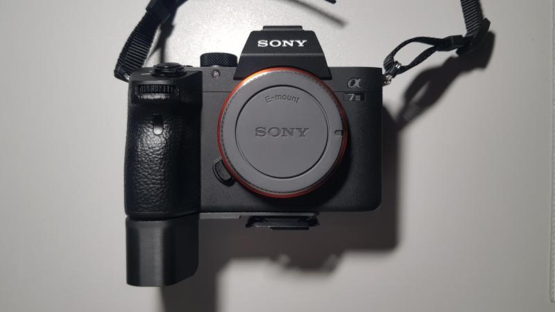 Sony A7III Extension Grip Compatible With Peak Design Capture