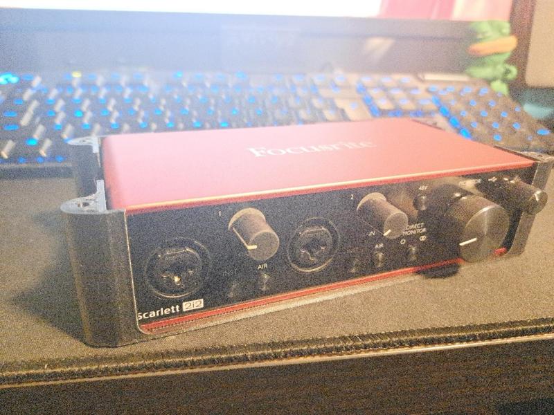 Scarlet 2i2 Gen 3 under desk mount (Remix-Original by iamthewouf)