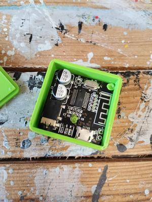 Bluetooth Audio Receiver case (Black PCB)