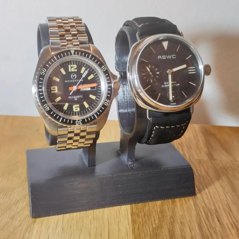 Watch stand for 2 watches