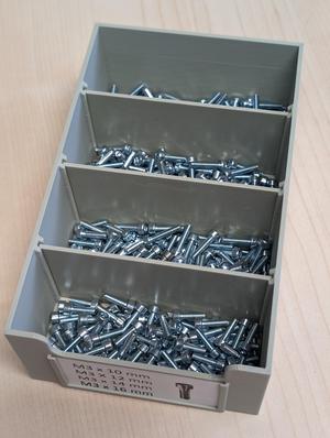 Kleinteilebox mit Zwischenwänden