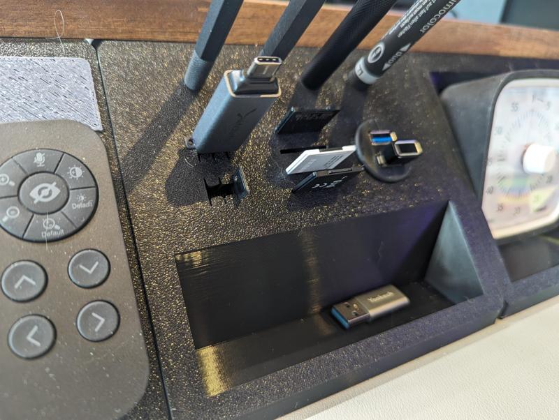 Schreibtisch-Organizer USB / SD-Cards