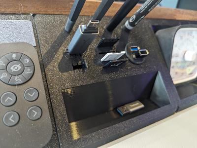 Schreibtisch-Organizer USB / SD-Cards