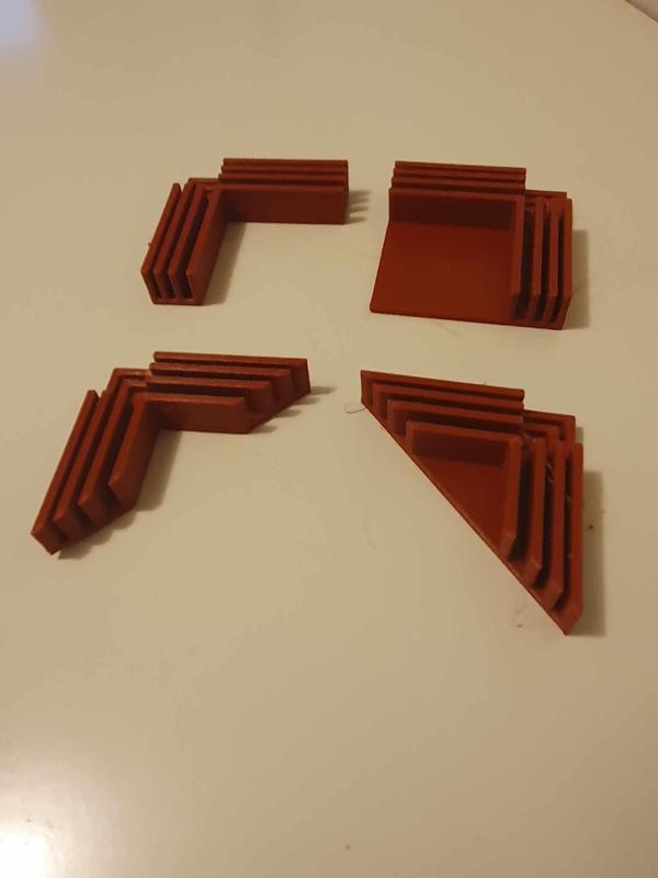 Cardbox corner assembly clamps