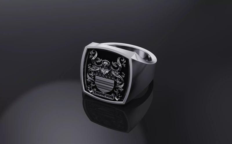 THOMPSON FAMILY CREST RING