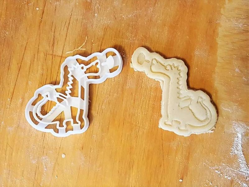 Dragon cookie cutter