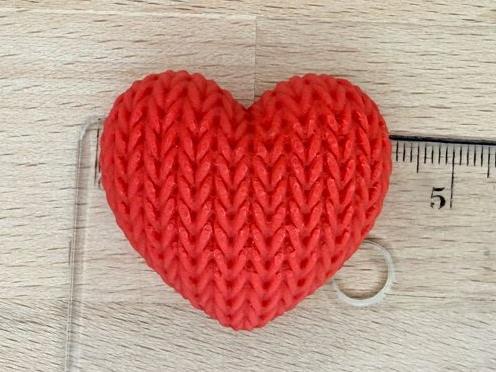 knitted heart magnet 