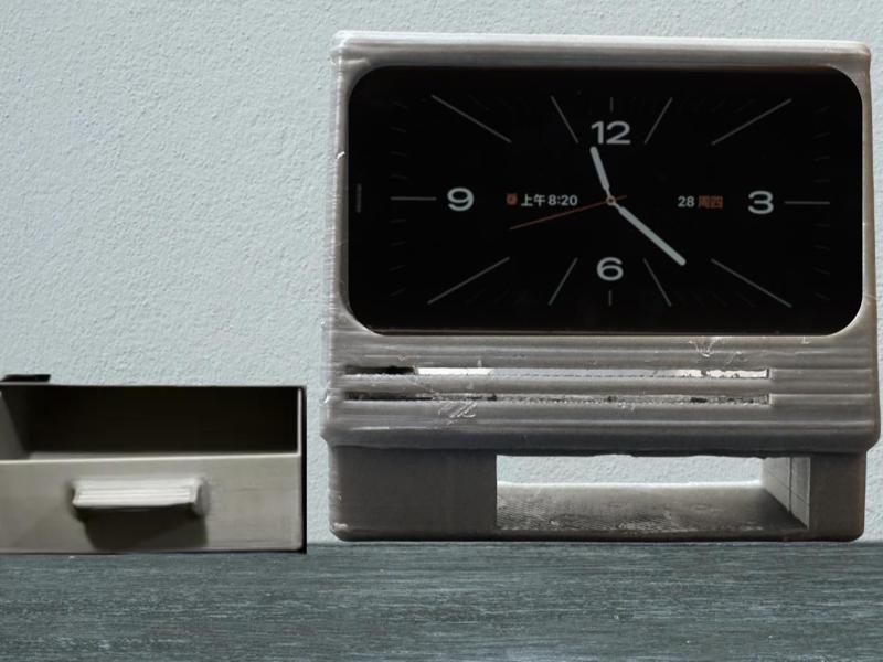Macintosh inspired iphone dock