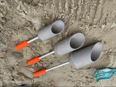 Sand toys - Tunnel making shovels