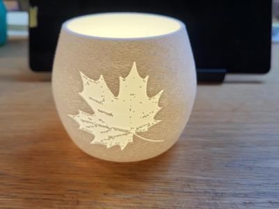 Tealight with Autumn Leaf