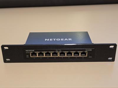 NETGEAR GS308E screwless 10-inch rack mount