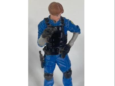 Leon Kennedy Resident Evil 2 Pose 2