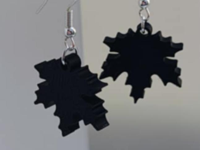 medium maple leaf earrings