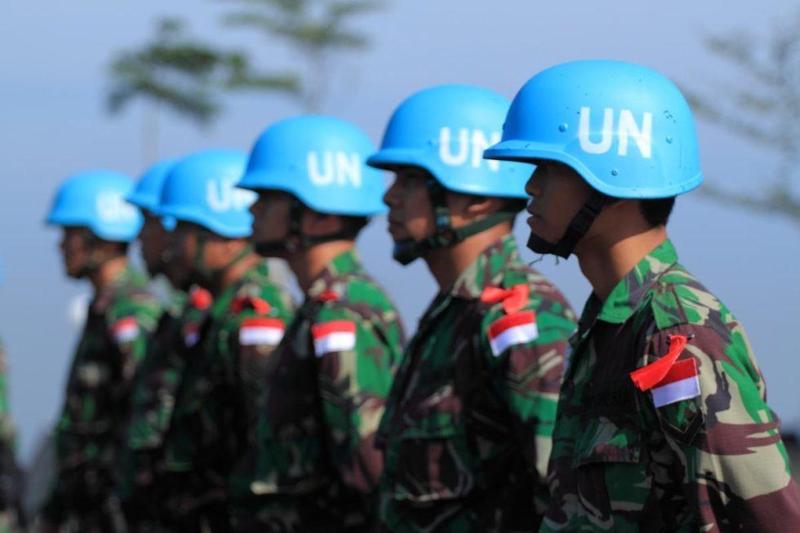 Special blue helmets and berets pack