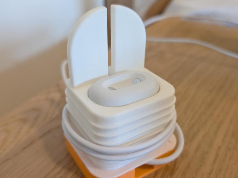 pixel watch 4 new charger with cable management 
