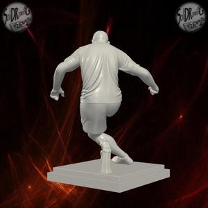 Dynamic Soccer Player Statue – SoliDRawinGs SG865