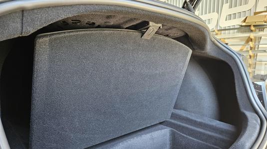 TESLA 3 HIGHLAND trunk storage handle