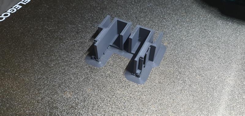 closet strut / entretoise pour placard