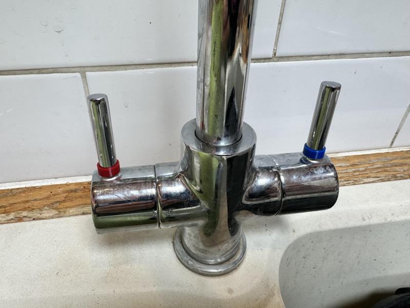 Tap Hot/Cold identifier