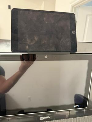 Nordictrack Commercial 1750 phone and tablet stand