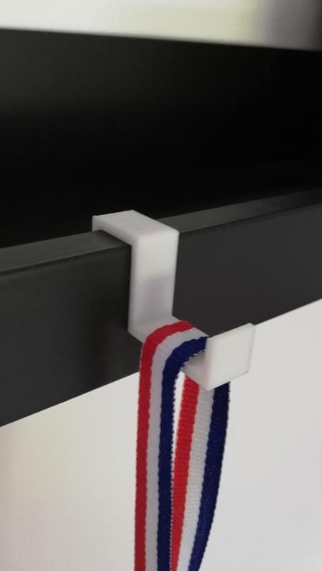 IKEA MOSSLANDA medal holder