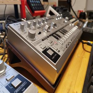 Stand for Behringer TD-3