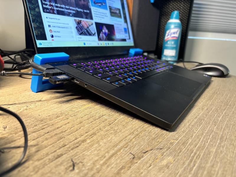 laptop stand for gaming laptop (or any other thicker laptop)