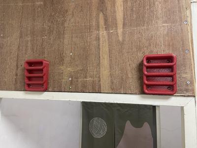 Simple One Handed Hangboard