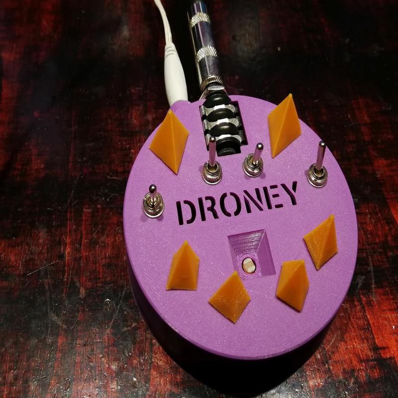 Case for the "droney" analog synthesizer