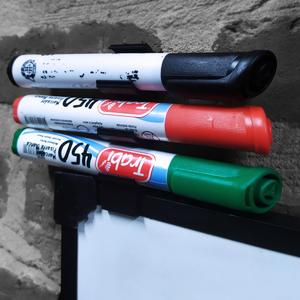 PORTA MARCADORES PARA PIZARRA BLANCA