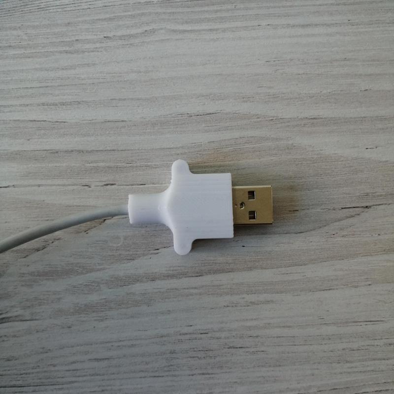 USB cable fixer