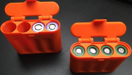 18640 & 21700 Box, 4 Cells, Hinged Lid